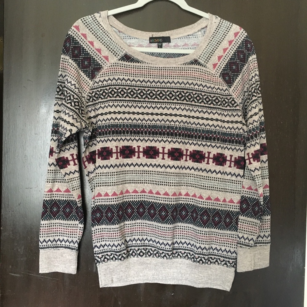 Cute tribal print sweater L